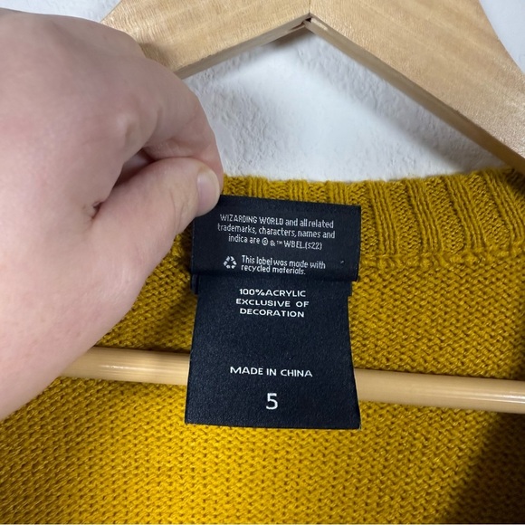 Wizarding World Harry Potter Hufflepuff Knit Cardigan Yellow/Black 5X - Picture 8 of 13